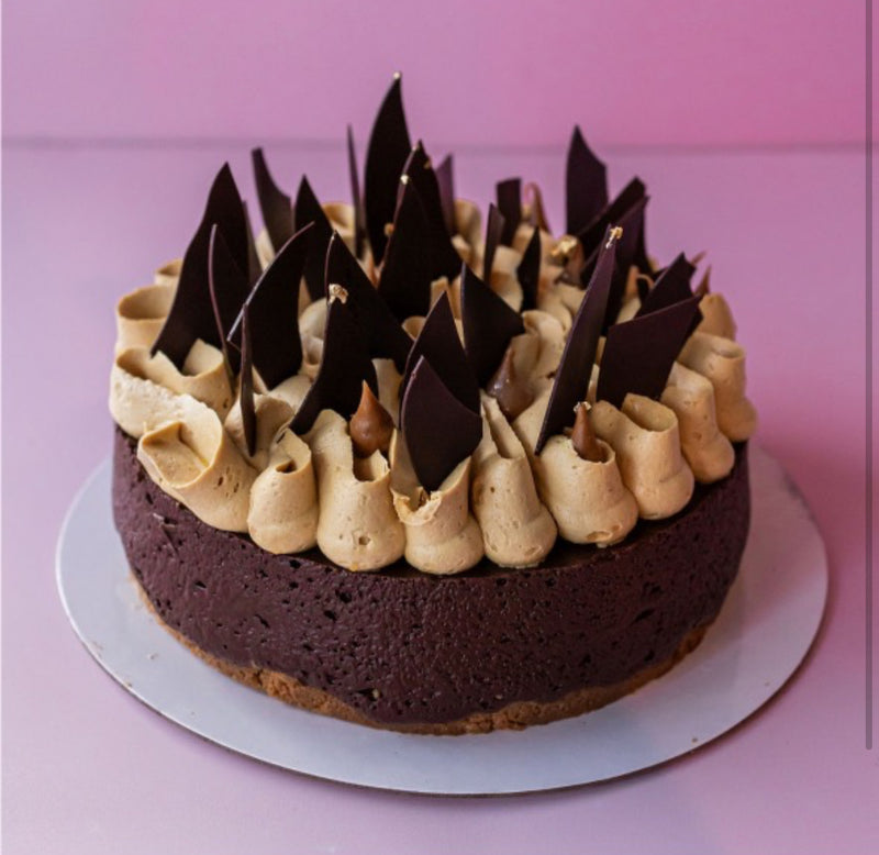 VEGAN BISCOFF CAKE